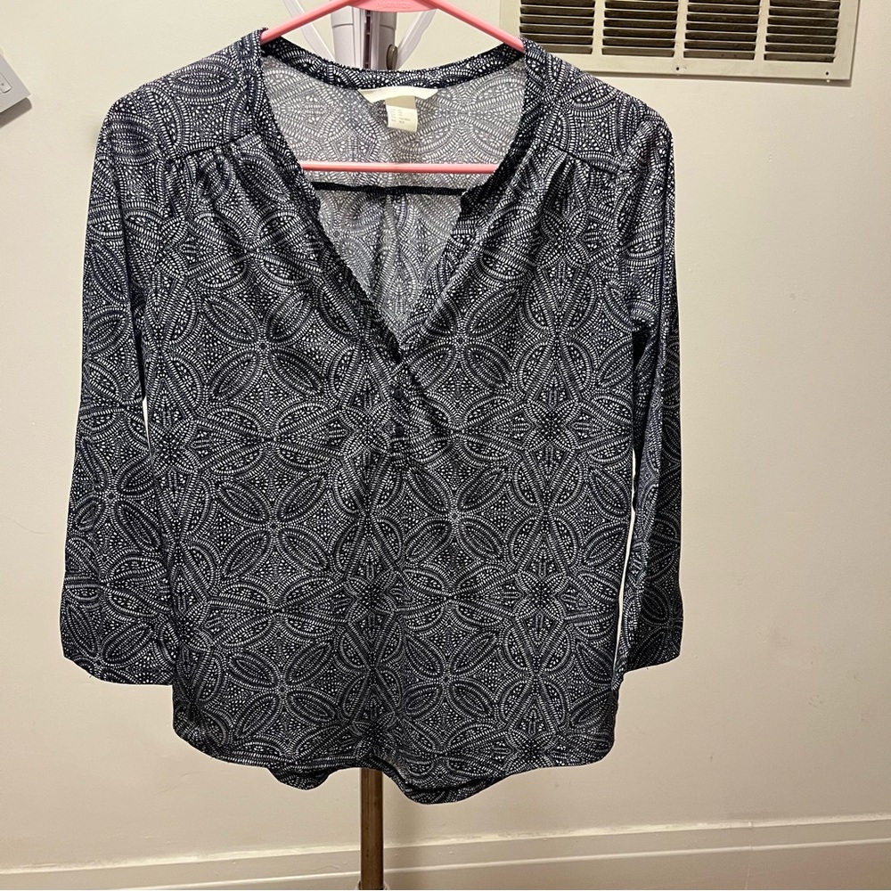 H&M Women's Black and White Floral Patterned Top XS